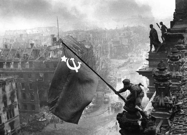 The Soviet flag over the Reichstag, 1945 (1).jpg