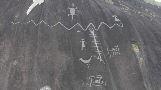 petroglifo orinoco.jpg