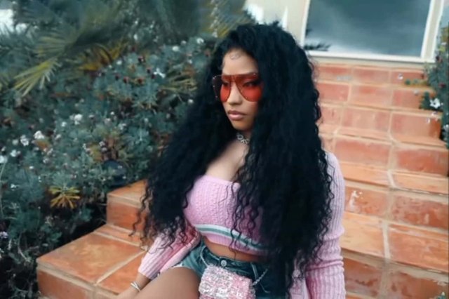 nicki-minaj-shares-shocking-911-call-this-person-wanted-a-family-to-be-shot-min.jpg