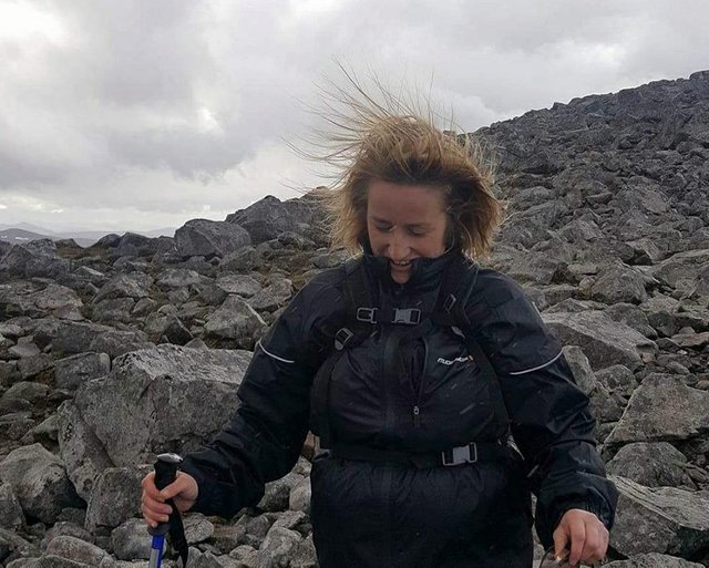 Static hair could warn of a lightning strike! How to stay safe — Steemit