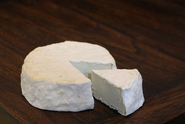 Dofann-Raw-Milk-Cow-Cheese-Molene-Camembert-CDC001-1.jpg