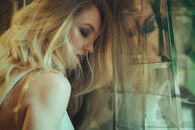 girl-4284001_1280.jpg