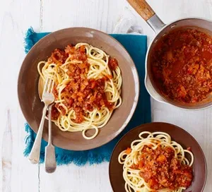 the-best-spaghetti-bolognese-7e83155.webp