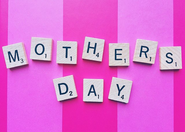 mom-1372466_1280.jpg
