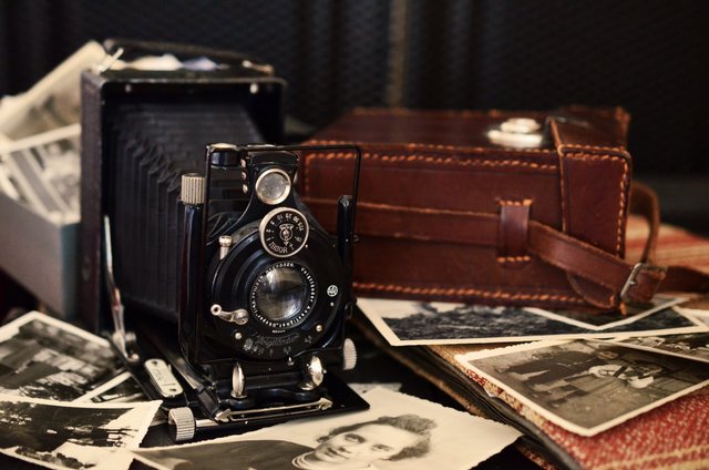 camera-old-antique-voigtlander.jpg