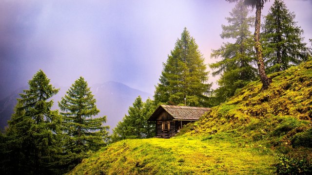 alpine-hut-3225908_1280.jpg