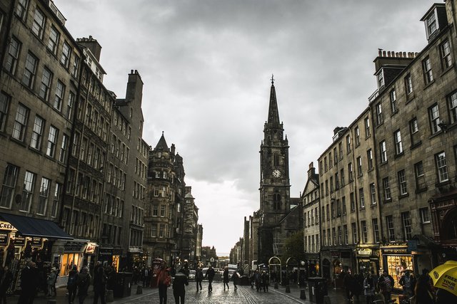 royal-mile-gbd307518e_1920.jpg