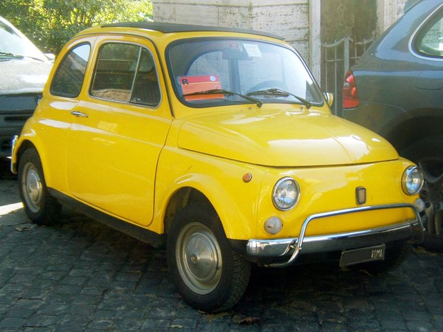 1024px-Fiat500-Roma2.jpg