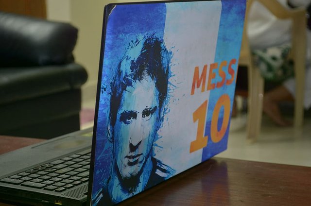 laptop-messi-work-table.jpg