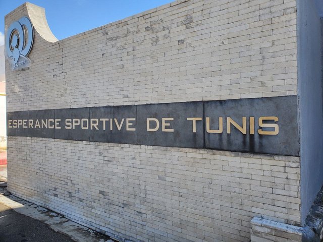 le nom de mon équipe sur les murs.jfif