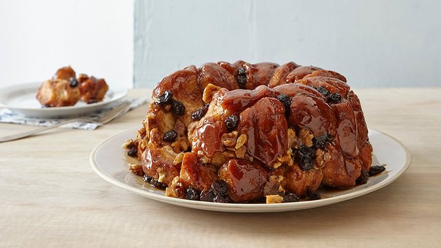 Monkey-bread-aux-noix-et-raisins1.jpg
