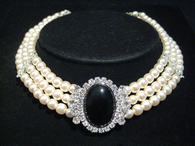 pearls-967179_1920.jpg