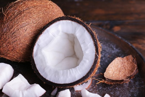 depositphotos_67937919-stock-photo-cracked-coconut-on-metal-plate.jpg