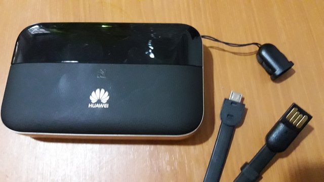 Unboxing the Huawei Mobile WiFi Pro2!