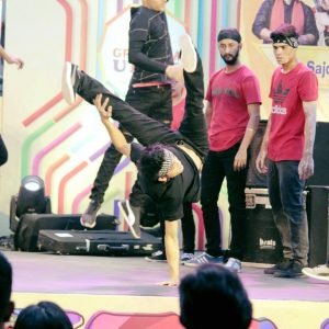 bboying powermove showrez quest skool delhi dance classes hip hop break dance (6).jpg