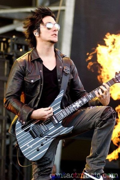 Synyster gates 5.jpg