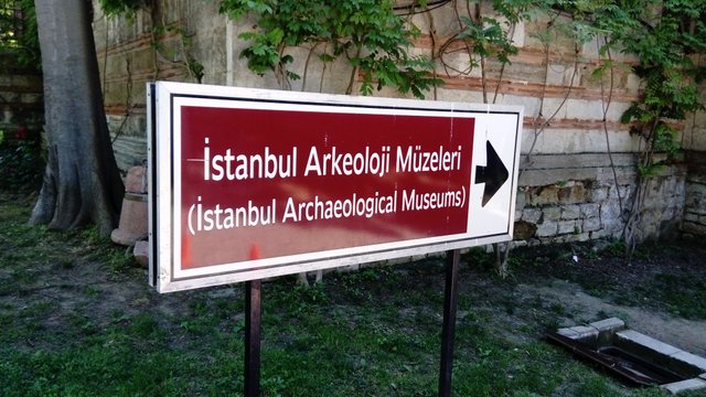 1-istanbul_archeology_museum.JPG