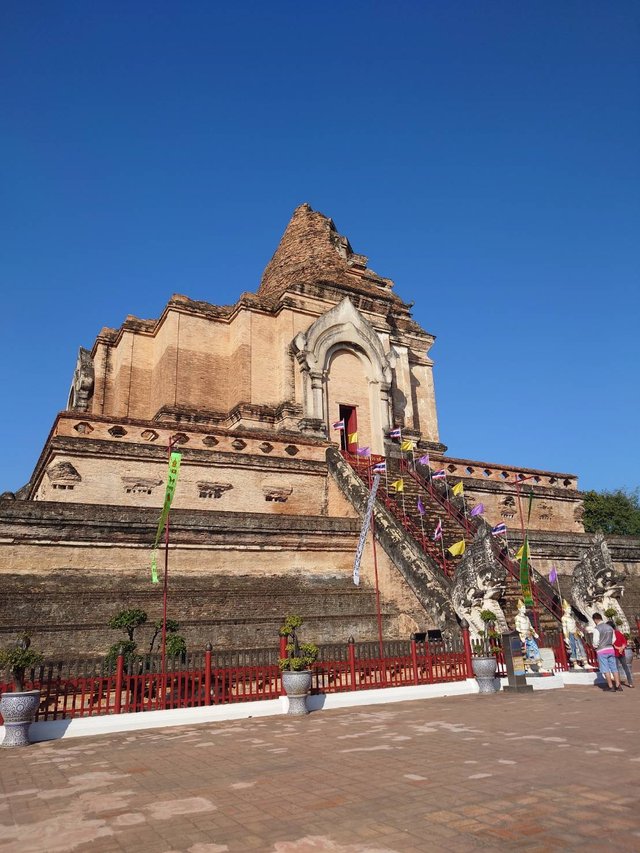 Wat Chedi Luang Worawihan8.jpg