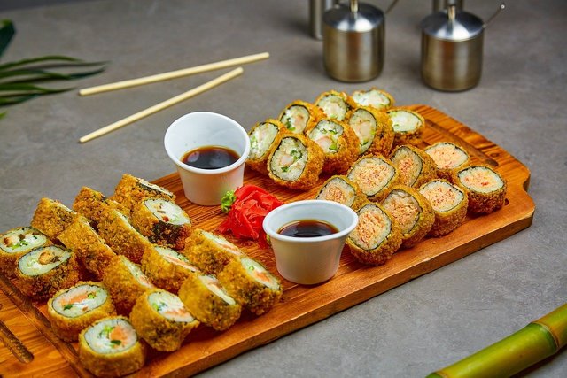 sushi-8113165_1280.jpg