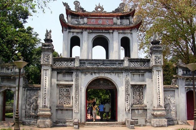 quan-thanh-temple.jpg