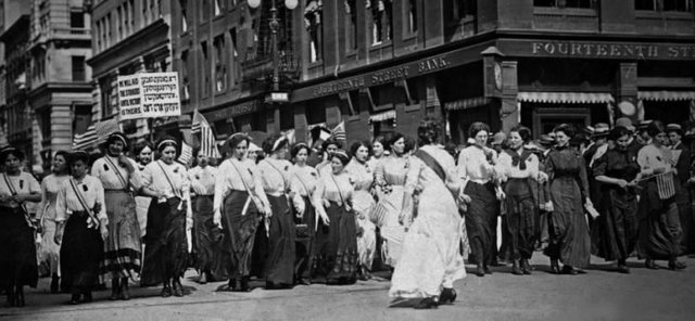 Mujeres-protesta-siglo-20-730x338.webp