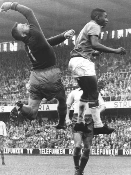 Pelé_jump_1958.jpg