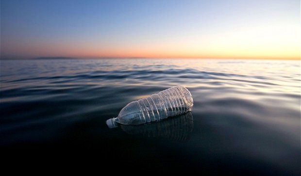 plastic-water-bottle-in-the-ocean.jpg