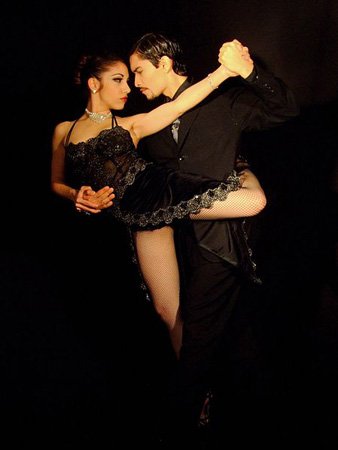 450px-Tango_dance_02-.jpg