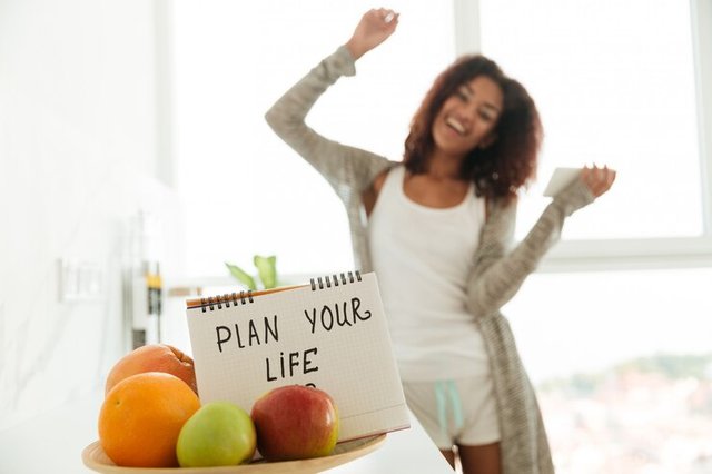 close-up-notebook-with-slogan-plan-your-life_171337-13586.jpg