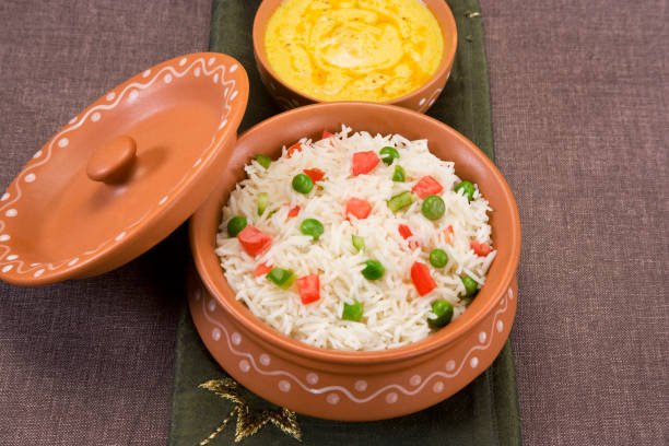 shai-pulao-or-vegetable-rice-or-indian-vegetable-biryani-picture-id843312450.jpg