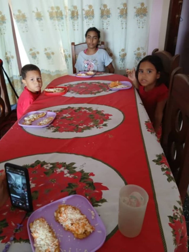 niños con tostones 112.jpg