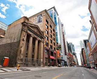 yonge-street-toronto-rua-famosa.jpg