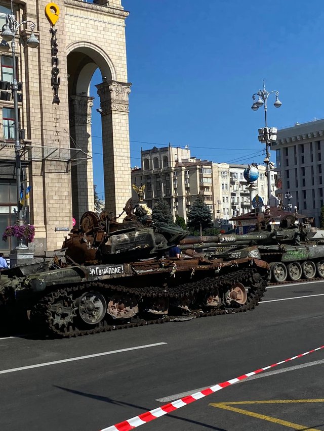 Знищена російська техніка 24 виставка на Хрещатику.jpg