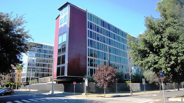 2048px-Rai_Roma_viale_mazzini.jpg