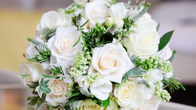 flowers-roses-wedding-bouquet-white-wallpaper-flower-pictures.jpg