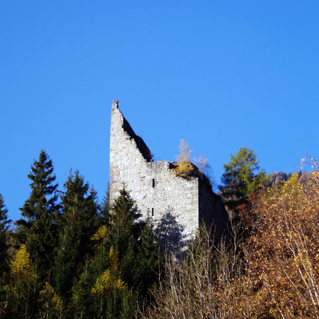 Ruin-Flaschberg-01.jpg