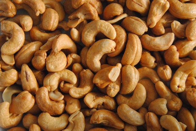 cashew-cores-1549580_1280.jpg