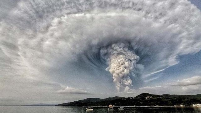 taal-volcano-eruption-1578830655.jpg