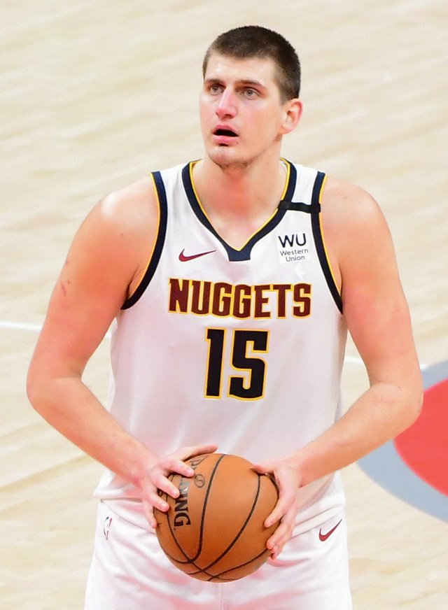 Nikola_Jokic_free_throw_(cropped) (1).jpg