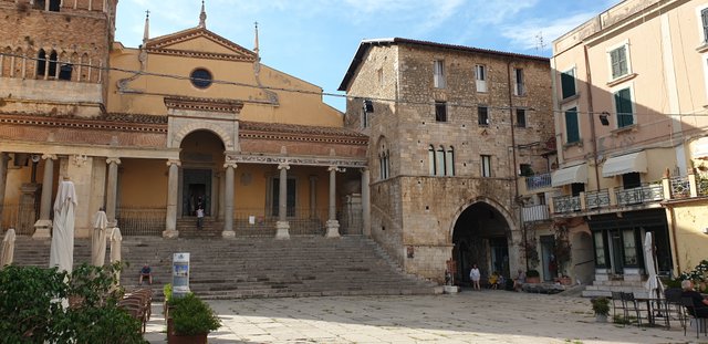 piazza municipio.jpg