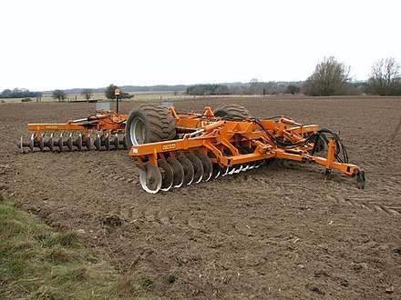 Cultivated_field_north_of_Illington_Road_-_geograph.org.uk_-_1758939.jpg