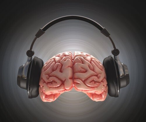 Cerebro-con-auriculares.jpg