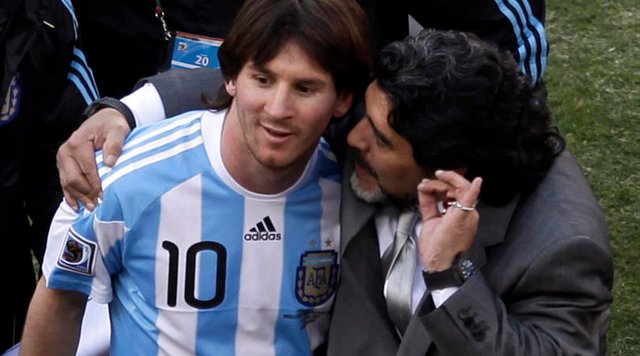 messi_maradona.jpg