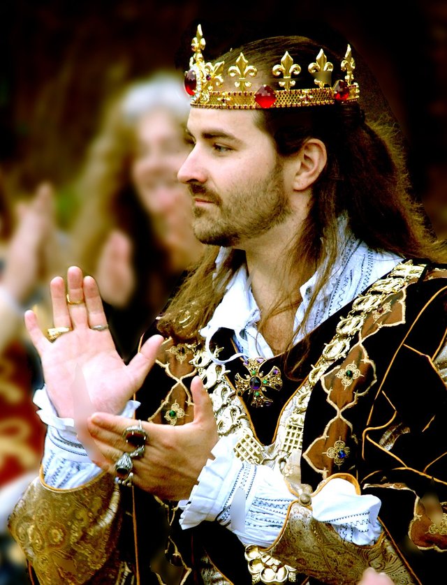 king-1073396_1280.jpg