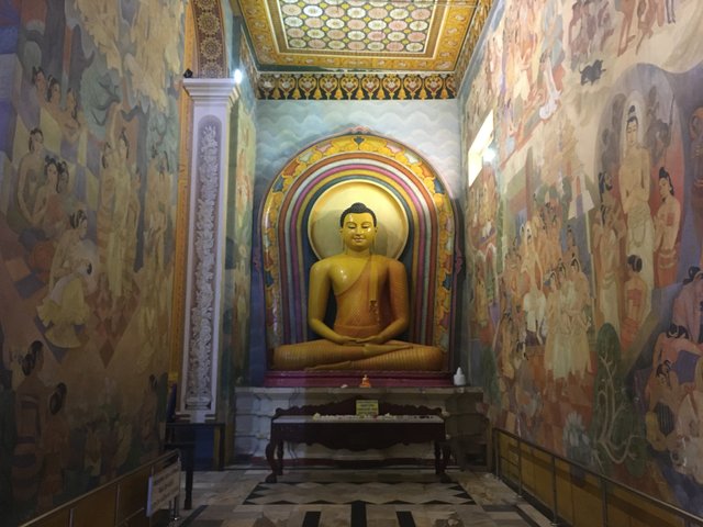 statue of lord buddha Bellanwila Raja Maha Vihara.JPG