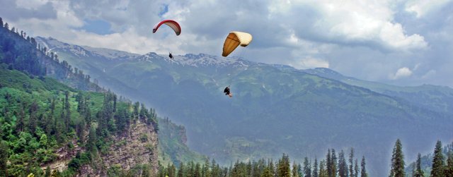 paragliding-682262.jpg