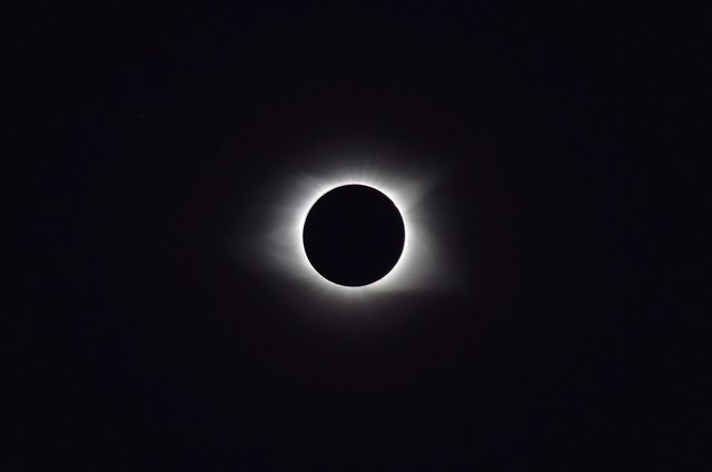 solar-eclipse-2017-2670351_960_720.jpg