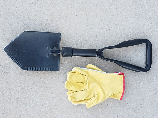 gloves and shovel.png