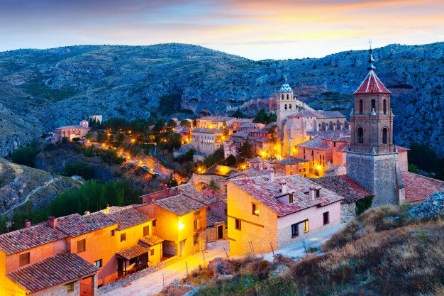 vista-albarracin-noche_1398-2165.jpg