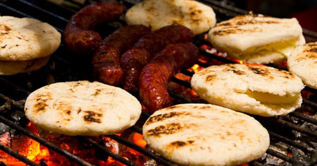 yusi-arepa-con-chorizo-receta-2022.jpg